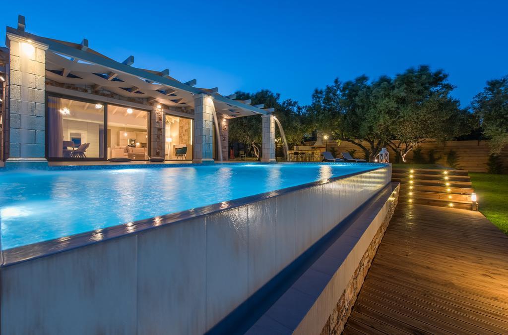 Avra Luxury Villa & Spa Keri Bilik gambar